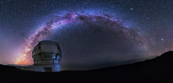 Panorámica de la Vía Láctea sobre el Gran Telescopio Canarias (GTC), en el Observatorio del Roque de los Muchachos (La Palma). Autor: Daniel López/IAC.