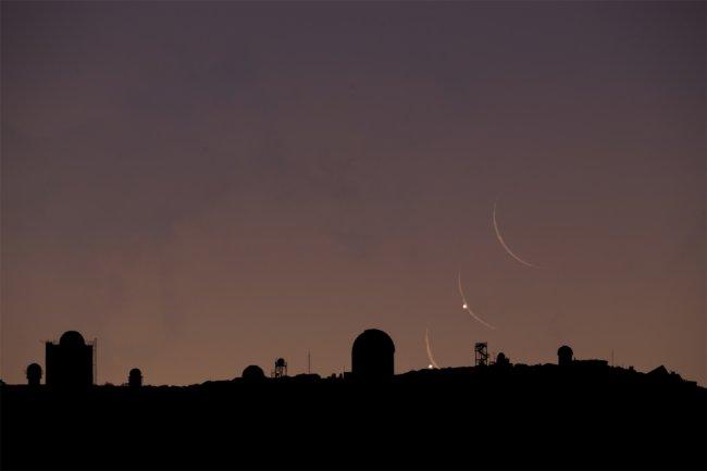 Photomontage using 3 pictures of the occultation of Venus by de Moon from the Teide Observatory. Credit: Daniel López (IAC). 