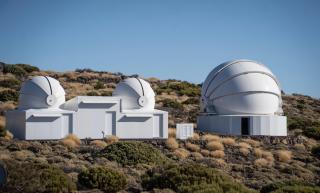 Telescopios TTT en el Observatorio del Teide Telescopios TTT en el Observatorio del Teide