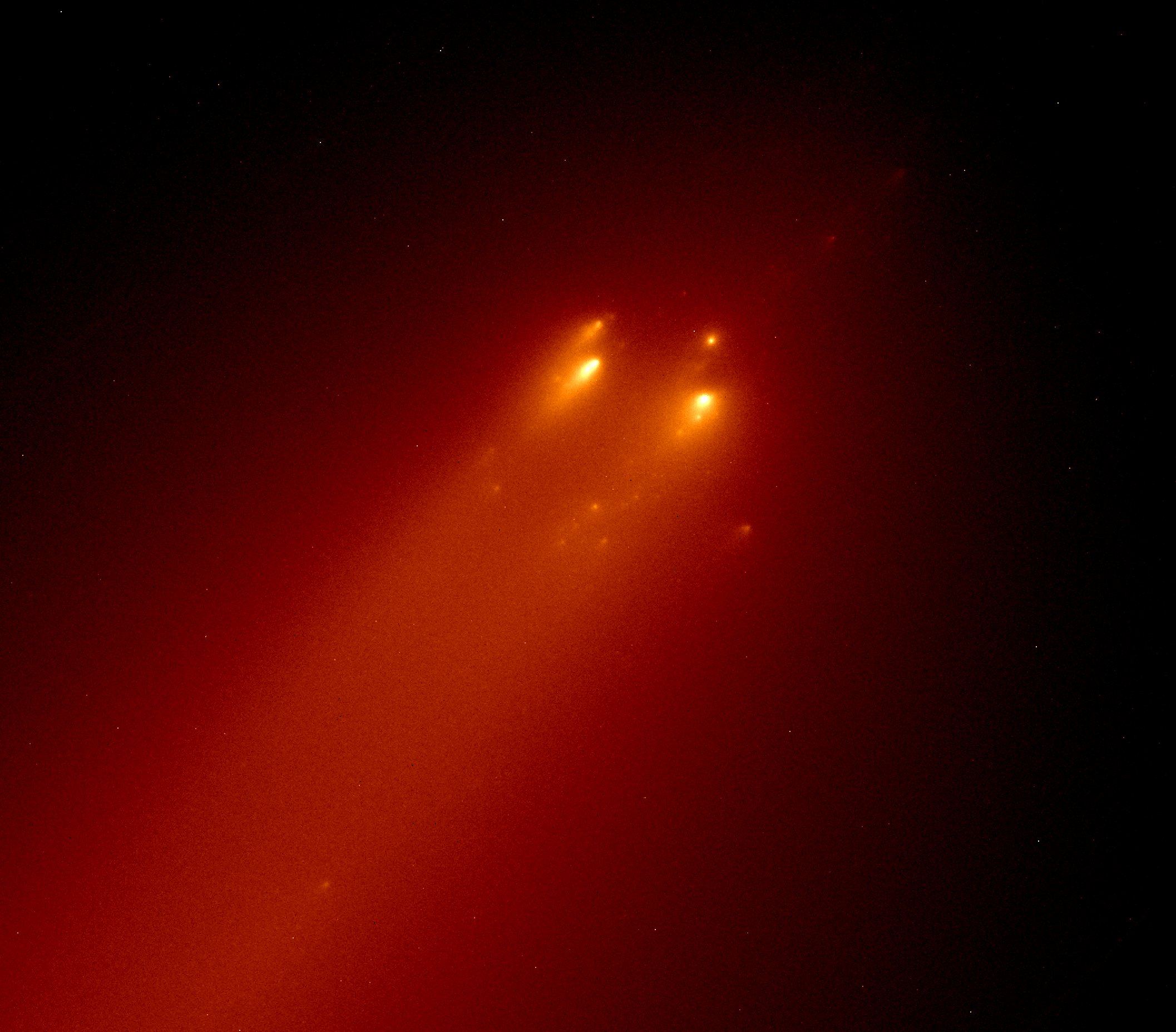 Detalle de los fragmentos del cometa C/2019 Y4 (ATLAS) observado mediante el Telescopio Espacial Hubble el 20 de Abril de 2020 (David Hewitt, HST, NASA, ESA).