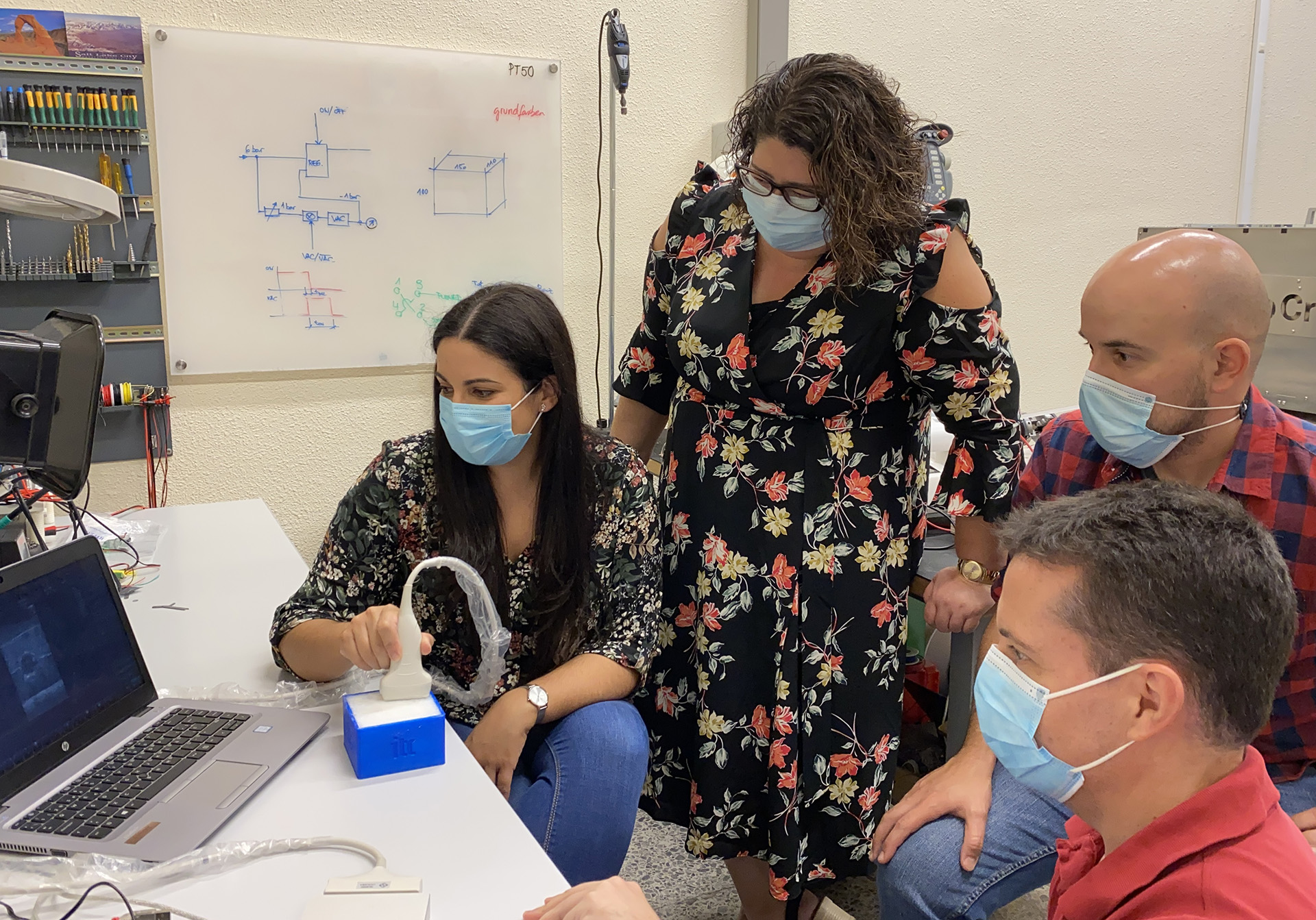 Ana Belén Llanos González (HUC), Javier González Fernández (ITC), Enrique Villa and Natalia Arteaga Marrero, engineers from the IACTEC Medical Technology group, at the ITC Biomedical Engineering Laboratory. Credit: Javier González Fernández