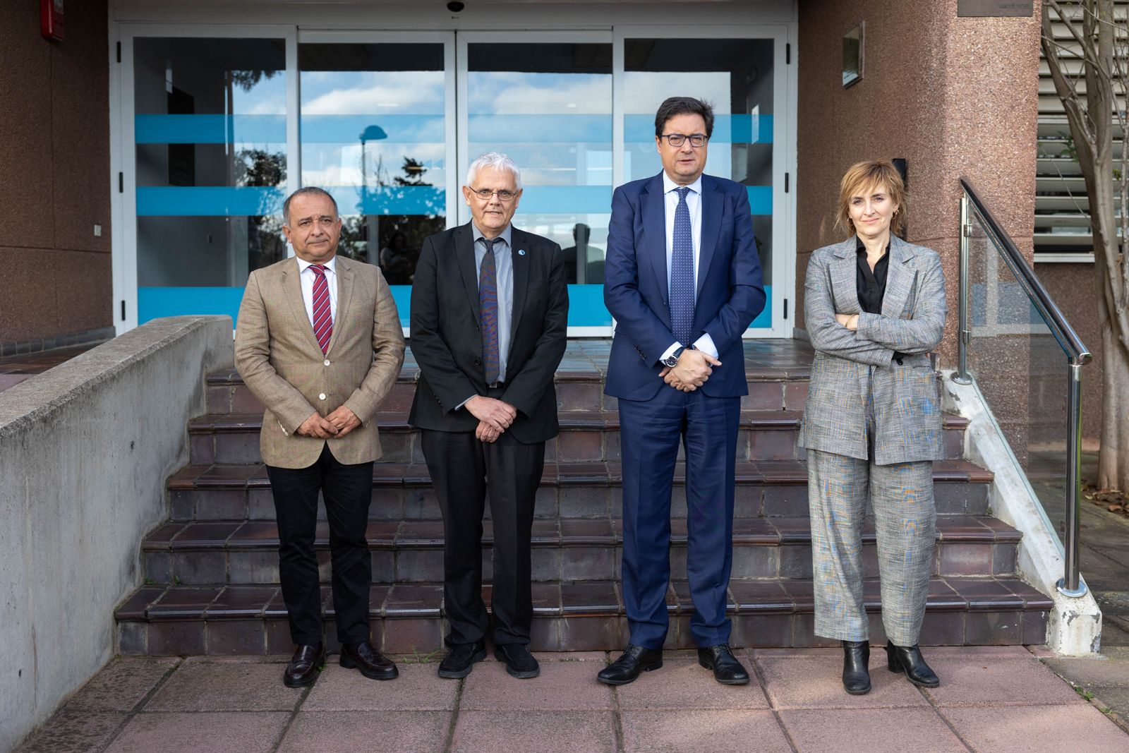 El subdelegado del Gobierno, Javier Plata; el directo del IAC, Valentín Martínez Pillet; el ministro de Transformación Digital y Función Pública, Óscar López; y la subdirectora del IAc, Eva Villaver / Inés Bonet