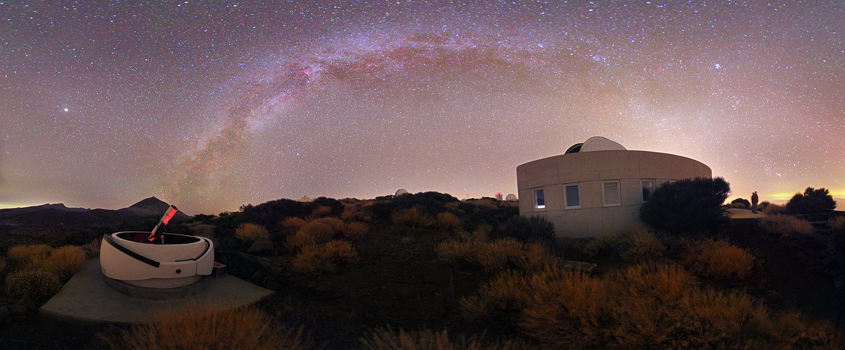 Panorámica de la Vía Láctea desde el Observatorio del Teide (Créd. Daniel López)