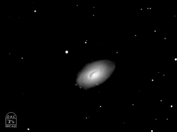 Galaxia del Ojo Negro