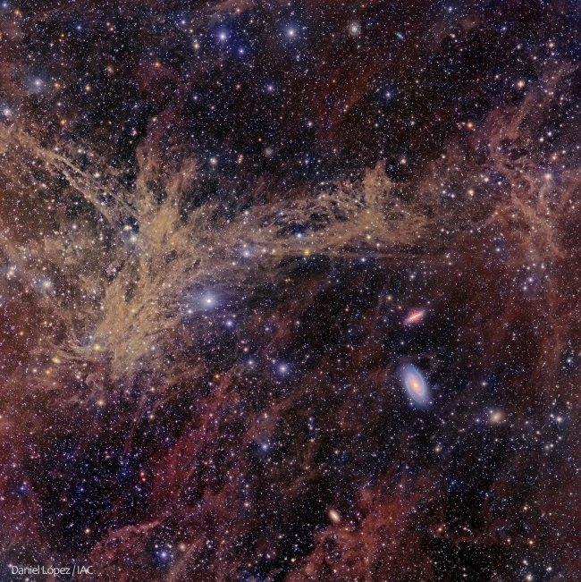 M81 y M82, entre polvo y gas de la Vía Láctea