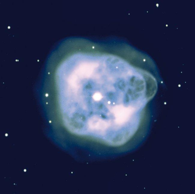 The longest stellar “dance” in a planetary nebula