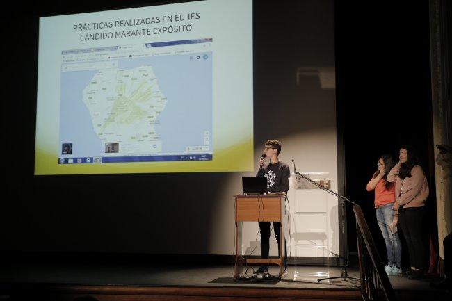 Students from La Palma measure the darkness at night over the island