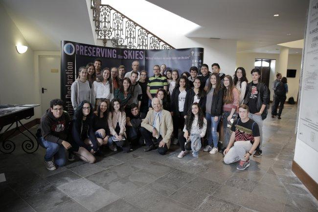 Students from La Palma measure the darkness at night over the island