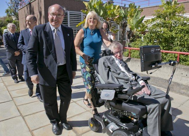 IN MEMORIAM: STEPHEN HAWKING