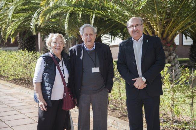 El premio nobel Claude Cohen-Tannoudji visita el IAC y el Observatorio del Teide