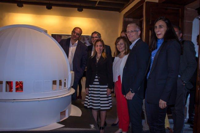 Presentación en La Palma de la exposición “FEDER, mirando el cielo”