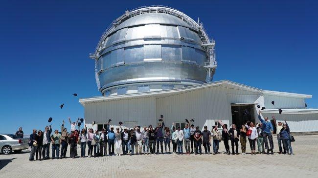 Estrellas de la literatura ‘tocan el cielo’ en el Observatorio de La Palma