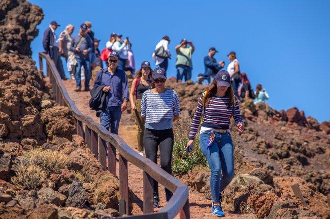 Estrellas de la literatura ‘tocan el cielo’ en el Observatorio de La Palma