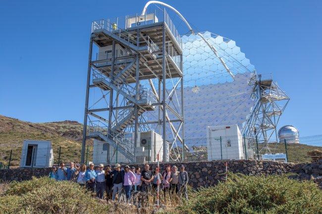 Estrellas de la literatura ‘tocan el cielo’ en el Observatorio de La Palma