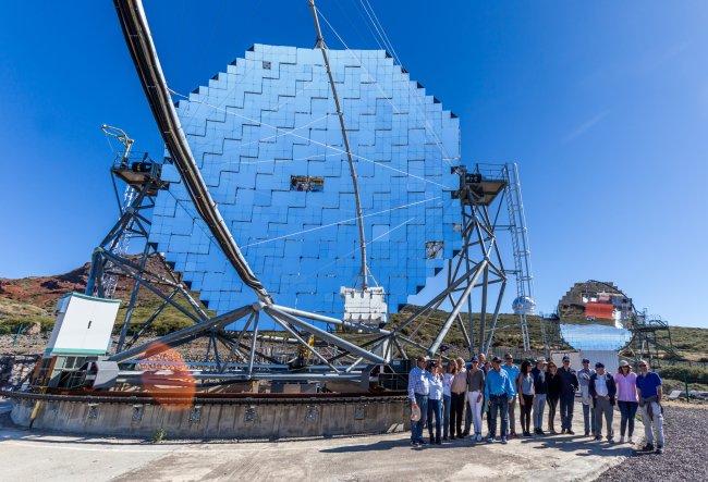 Estrellas de la literatura ‘tocan el cielo’ en el Observatorio de La Palma