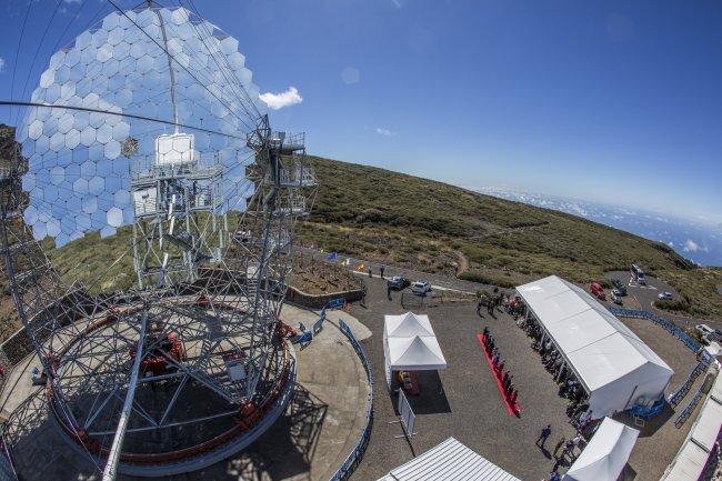 LST1: a new telescope that shines in the summit of La Palma