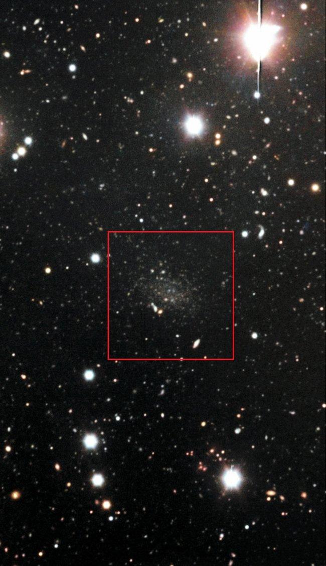 An amateur astronomer discovers a dwarf galaxy