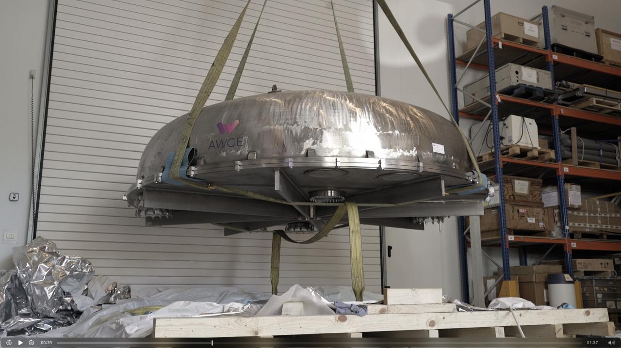 Test cryostat in the AIV room of the IAC. Credit: Inés Bonet (IAC)