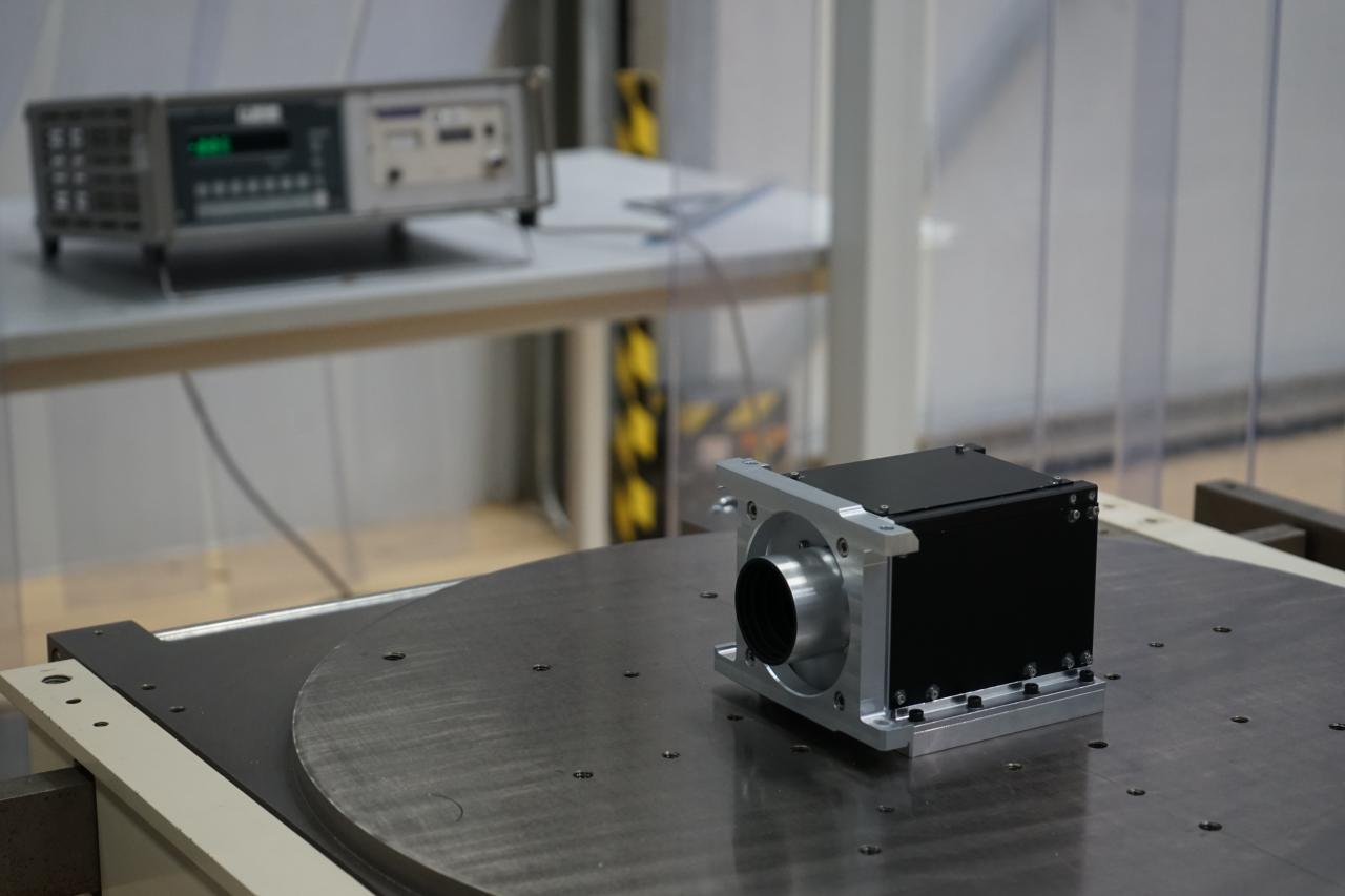 Imagen del instrumento DRAGO durante las pruebas para la medida del centro de gravedad