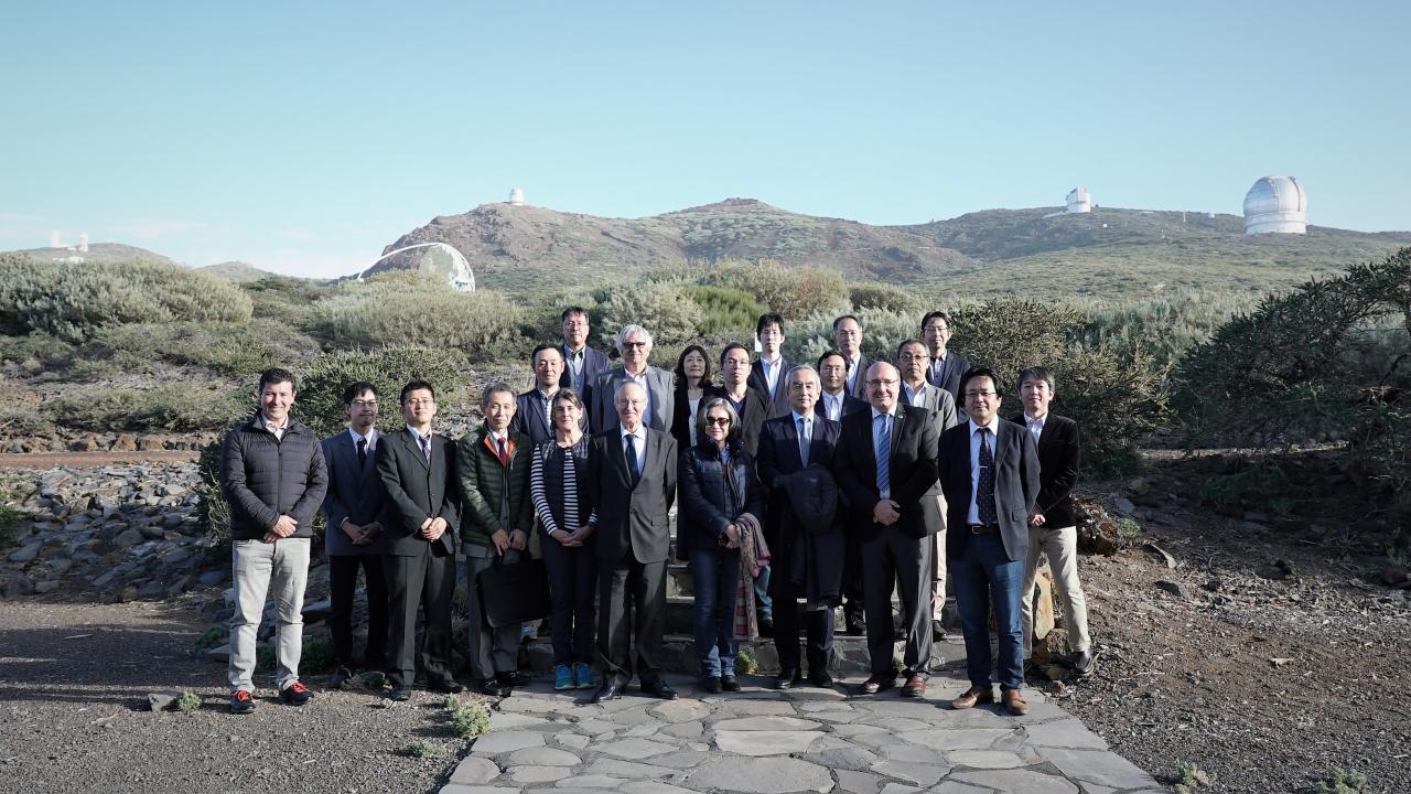 El embajador de Japón en el Observatorio del Roque de los Muchachos junto a varios acompañantes