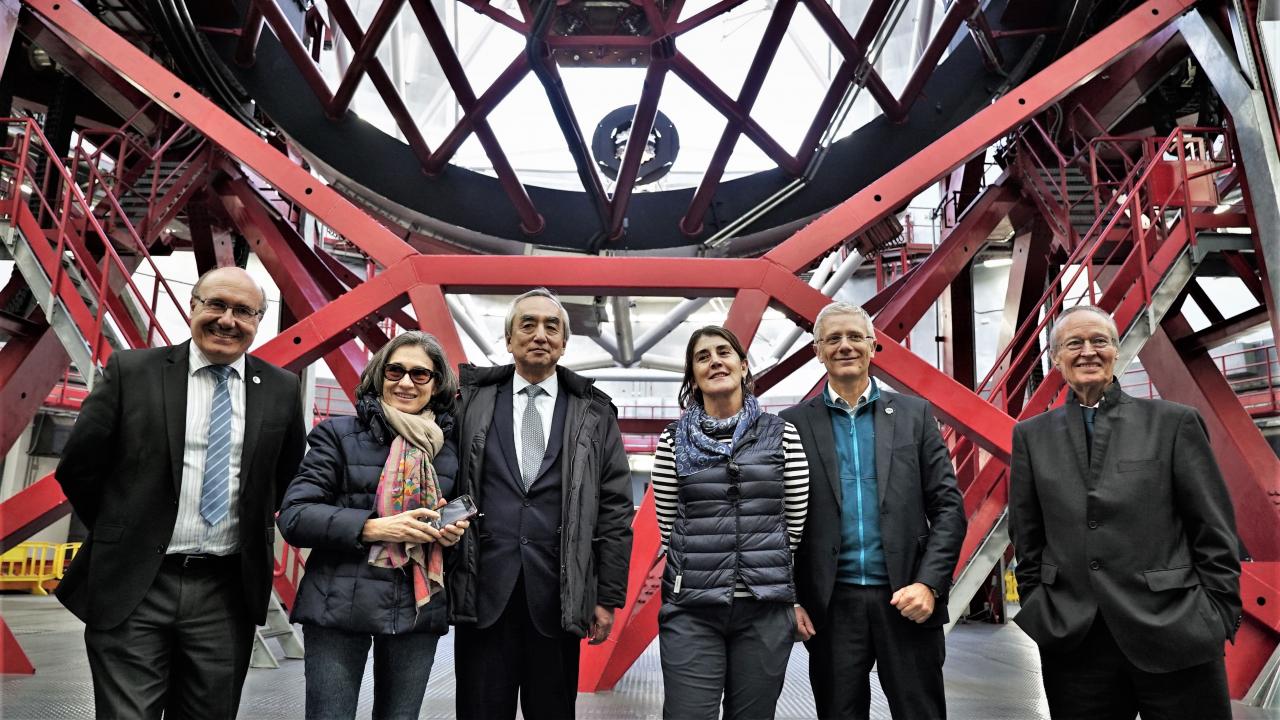 El embajador de Japón en el Observatorio del Roque de los Muchachos junto a varios acompañantes