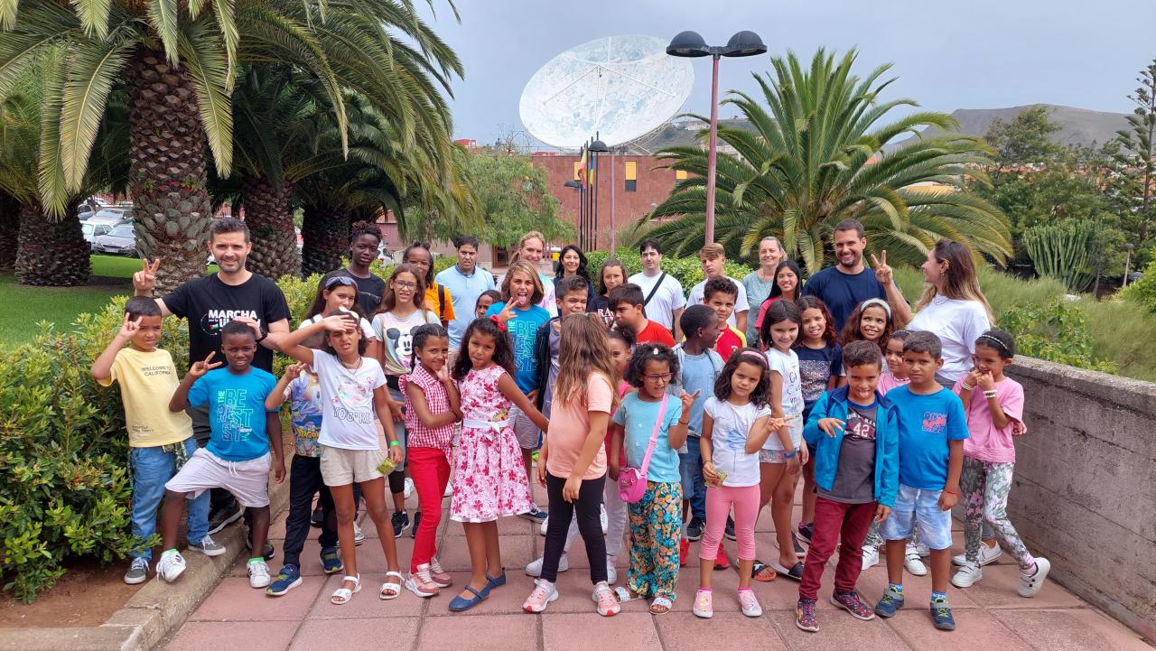 Niñas y niños saharauis en la sede del IAC