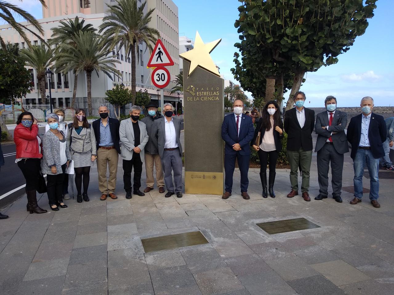 Representantes del IAC que han acudido a la inauguración del Paseo de las Estrellas de la Ciencia de La Palma. Crédito: Aarón García Botín/IAC