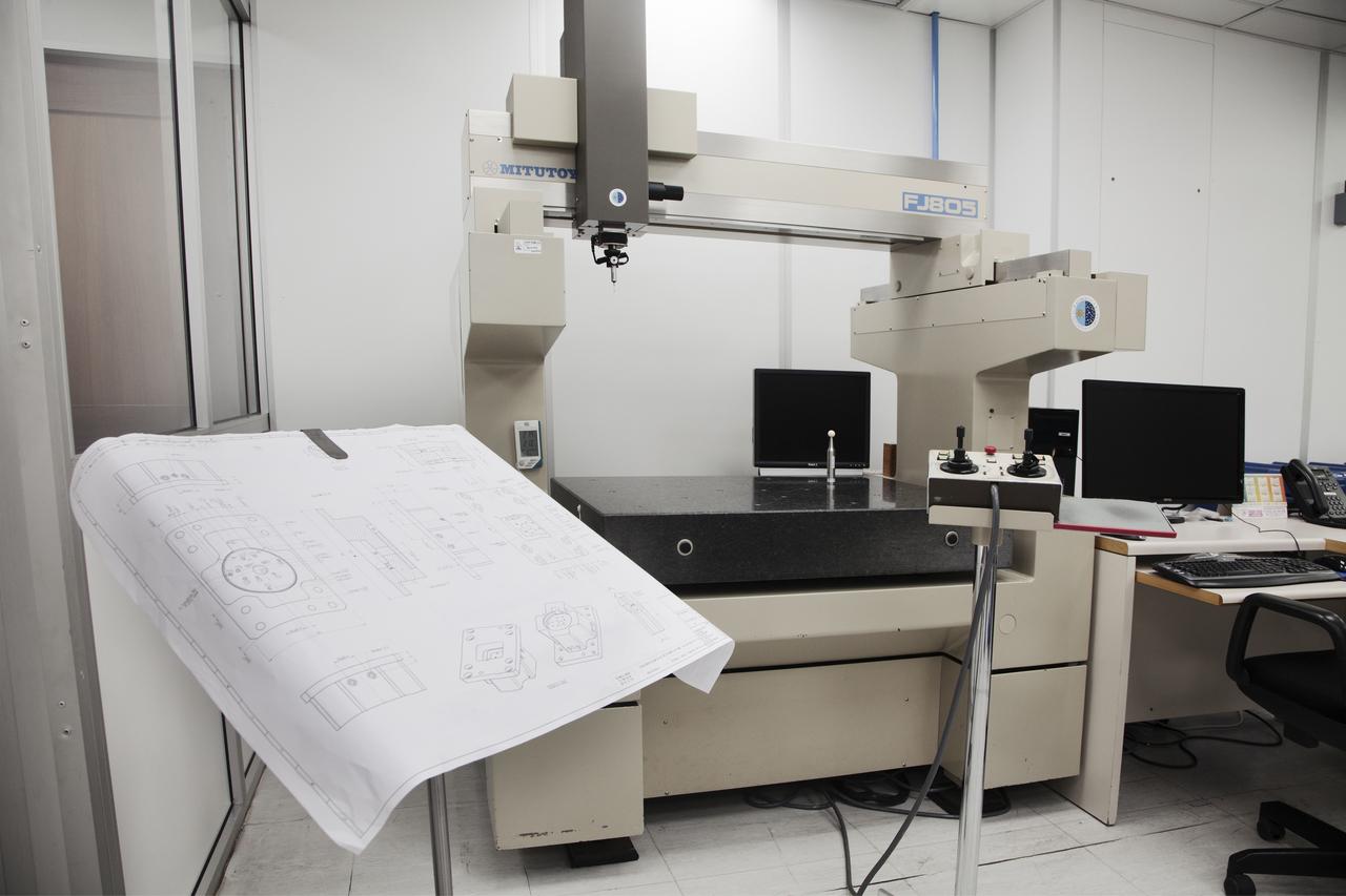 Vista de una máquina de medida de 3 coordenadas en el laboratorio