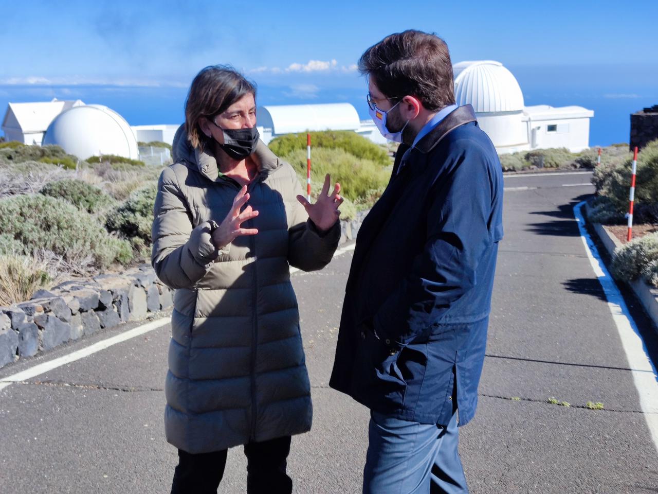 Casiana Muñoz-Tuñon y Manuel Muñiz Villa en el Observatorio del Teide