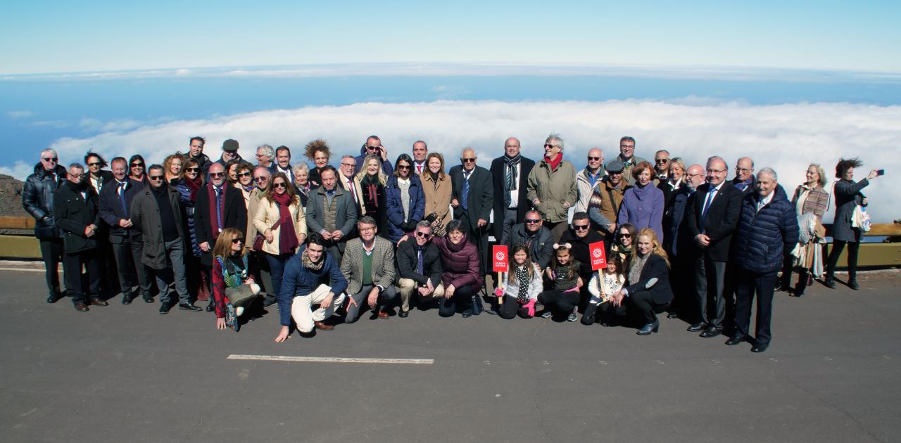 Algunos asistentes al acto de colocación de la placa y de conmemoración del 30º aniversario de la Ley del Cielo