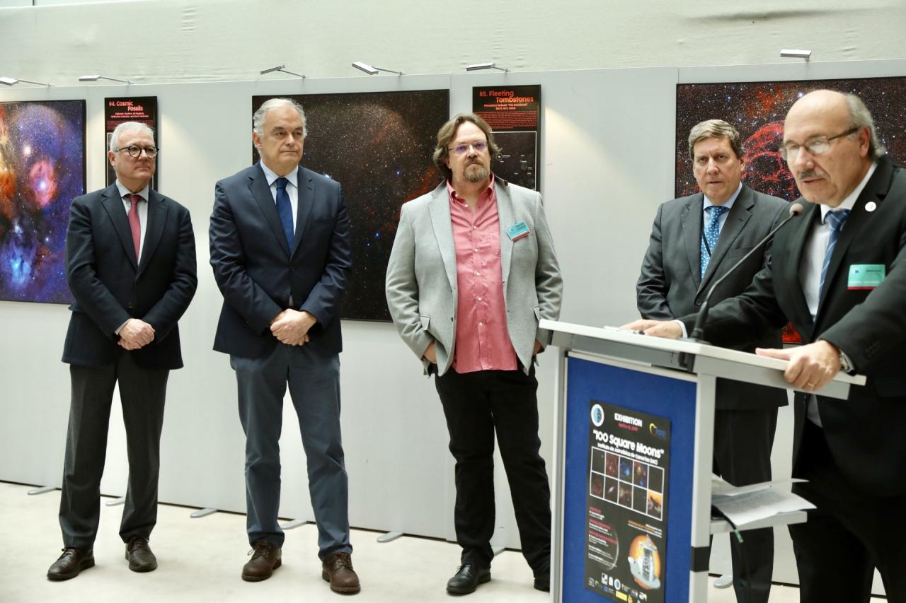 Ramón Luis Valcárcel, Esteban González Pons, Alfred Rosenberg, Gabriel Mato and Rafael Rebolo during the opening of the exhibition "100 square moons" in the European Parliment