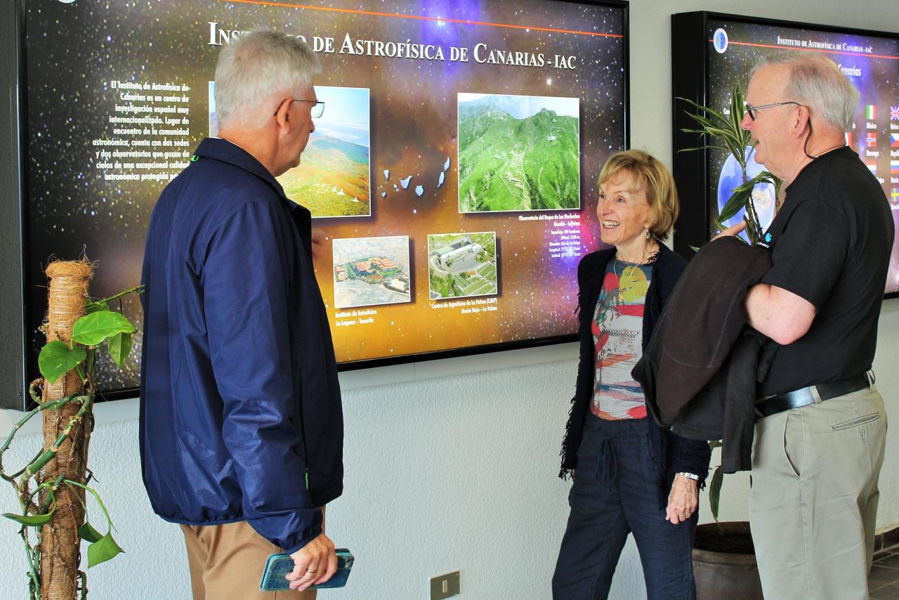 Wayne Rosing and Dorothy Largay during their visit to the IAC Headquarter in La Laguna.