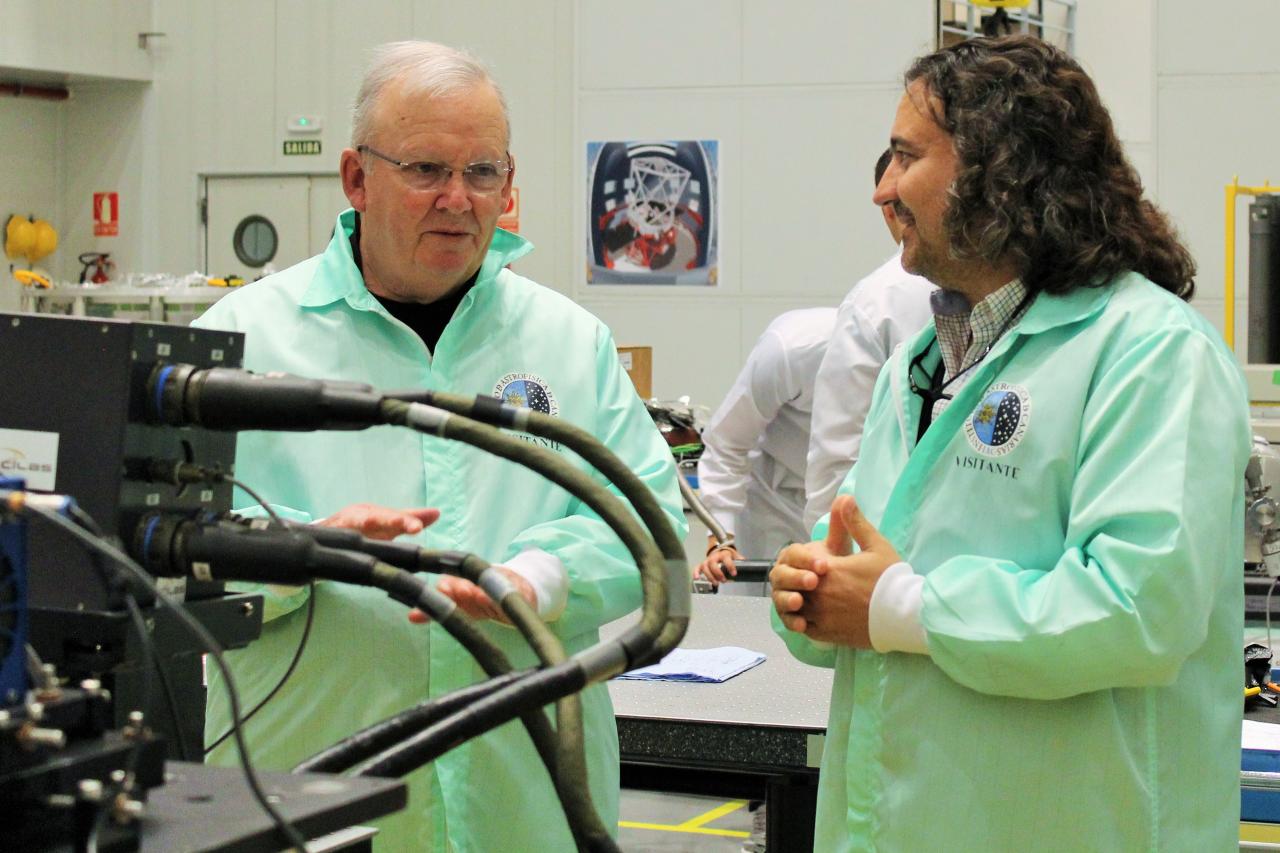 Wayne Rosing and Alfonso López Aguerri during their visit to the IAC Headquarter in La Laguna