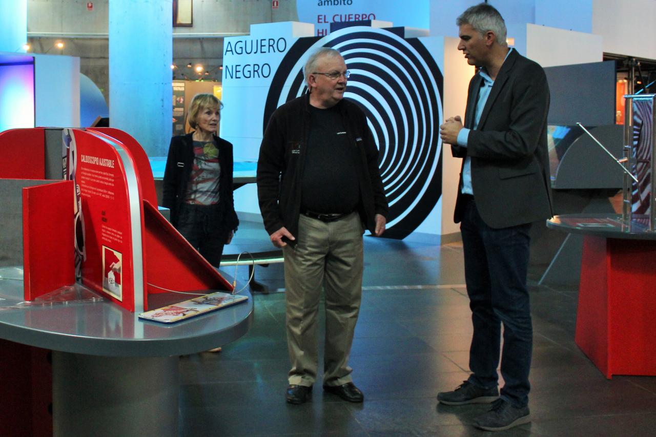 Dorothy Largay, Wayne Rosing y Héctor Socas Navarro durante su visita al Museo de la Ciencia y el Cosmos