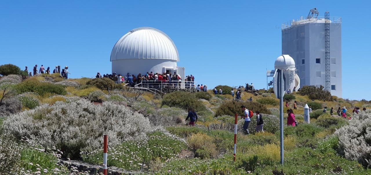 Visitantes durante las Jornadas de Puertas Abiertas 2019 al Observatorio del Teide. Crédito: IAC. 