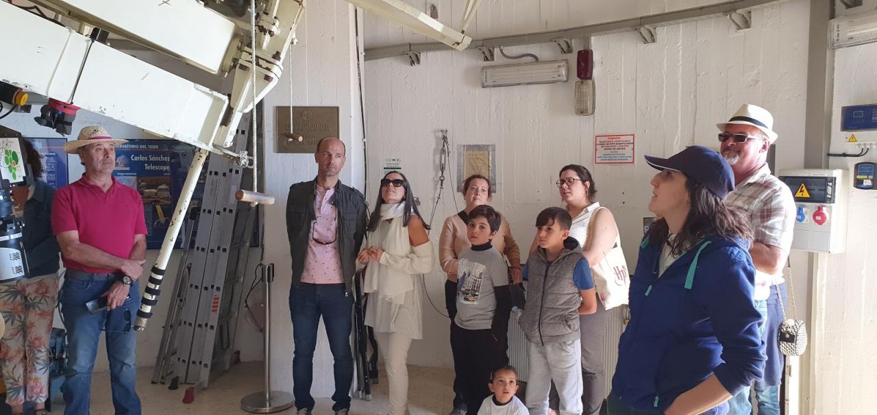 Olga Zamora (IAC) during the Open Days 2019 at the Teide Observatory. Credit: IAC. 