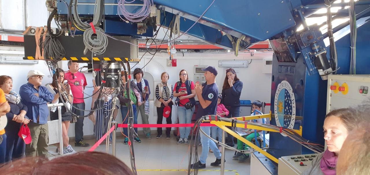 David López Fernández-Nespral (IAC) during the Open Days 2019 at the Teide Observatory. Credit: IAC. 