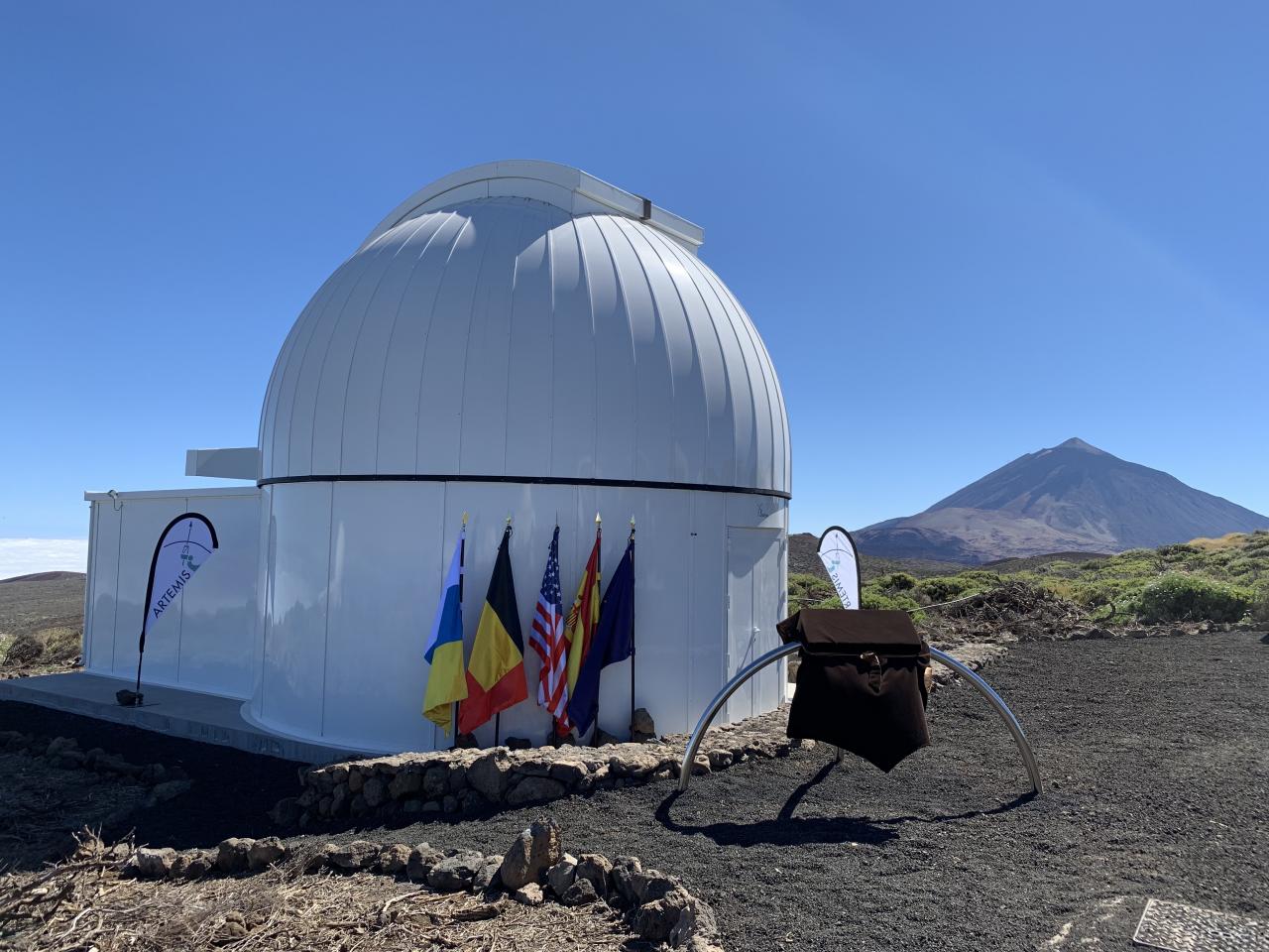 Telescopio Artemis, de la red Speculoos, en el Observatorio del Teide, antes de su inauguración.