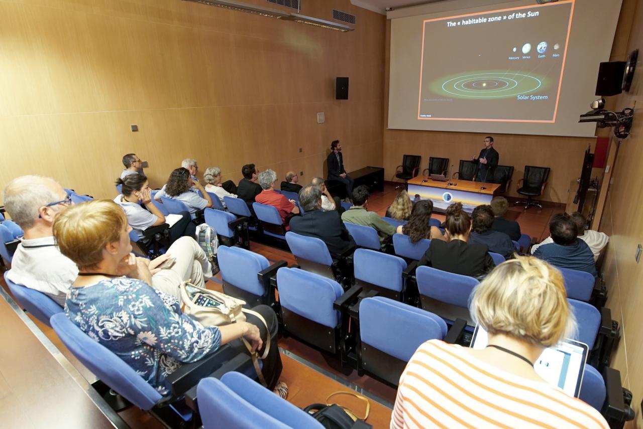 Michael Gillon and Julien de Wit during the talks prior to the inauguration of Artemis. 