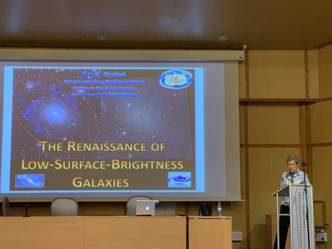 Eva K. Grebel durante su intervención, esta mañana, en el IAU Symposium 355, en la Universidad de La Laguna.
