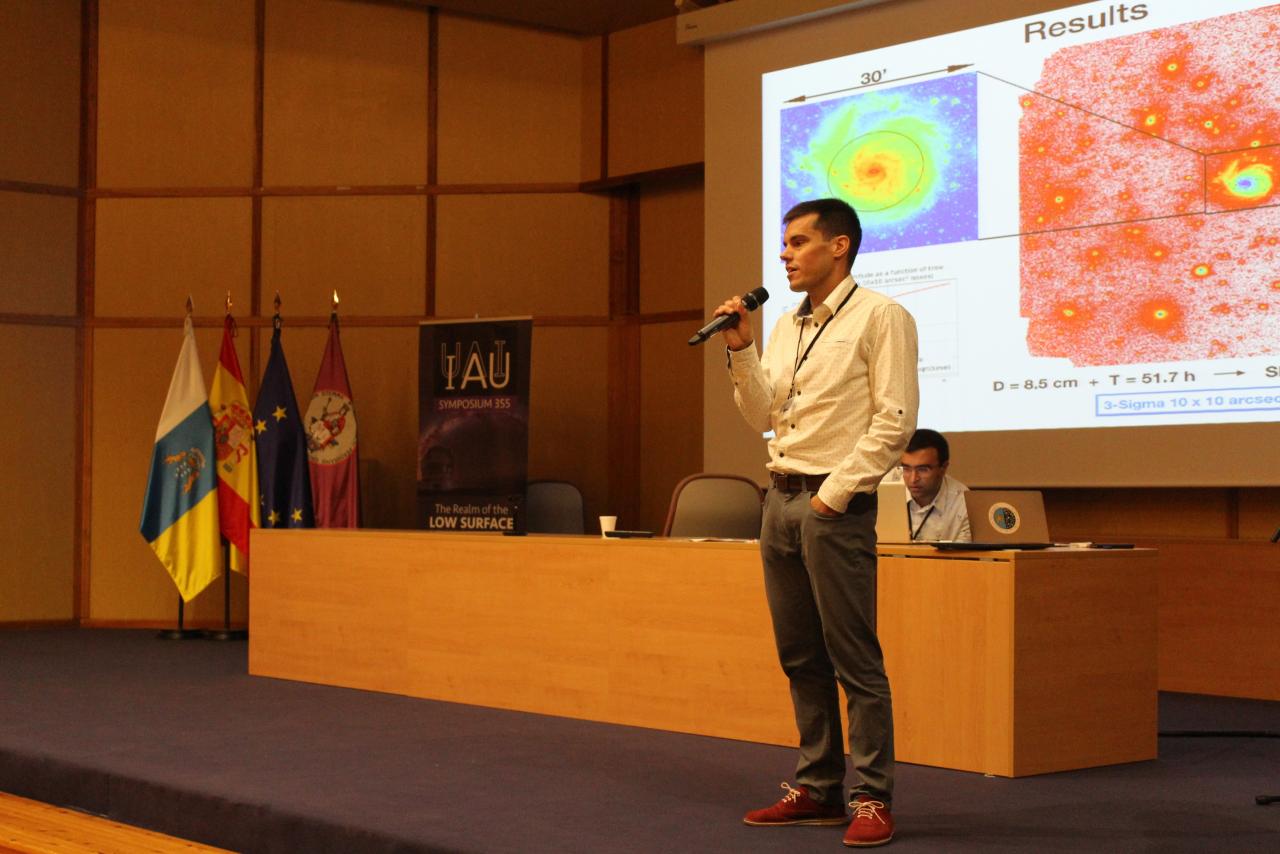 Aleix Roig durante el IAU Symposium 355