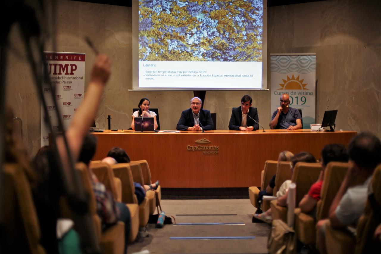 Turno de preguntas después de la mesa redonda del curso "Acércate al Cosmos" 2019 de la UIMP