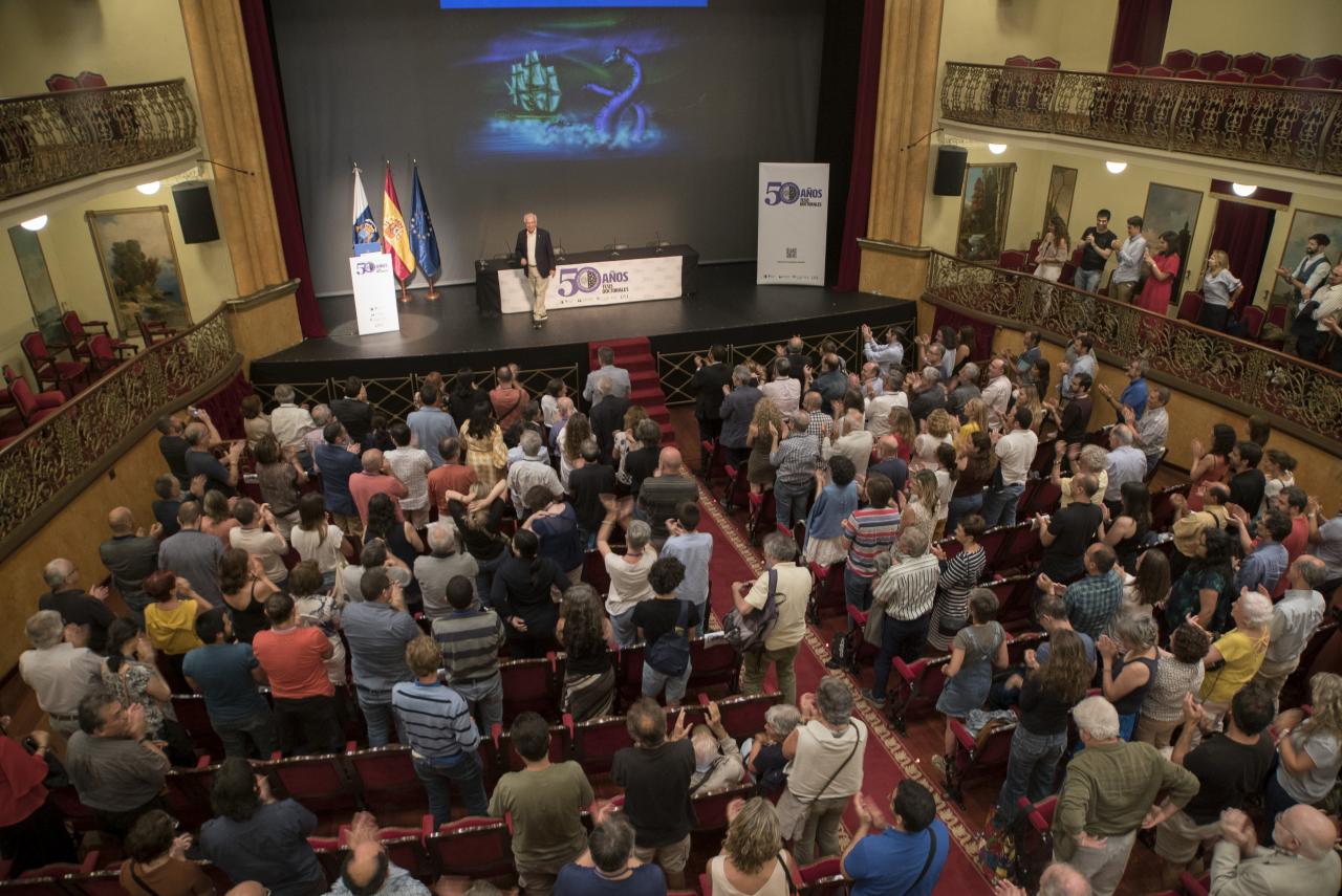 Franciso Sánchez inaugurates the congress "Promoting Astrophysics in Spain: 50 years of doctoral theses at the IAC".