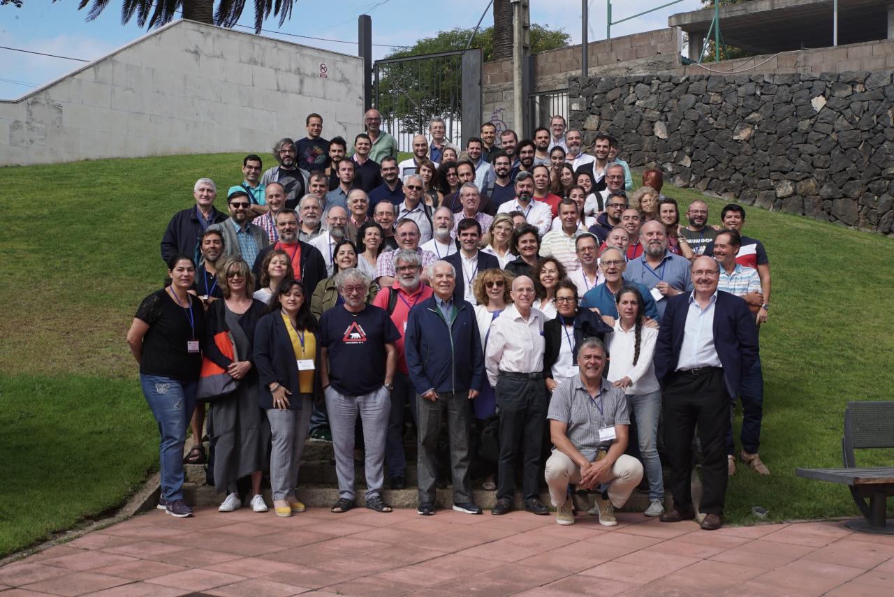 Asistentes al congreso "Impulsando la Astrofísica en España: 50 años de tesis doctorales en el IAC"