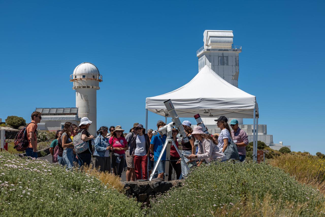 Solar observation during the Open Days at the Teide Observatory 2023