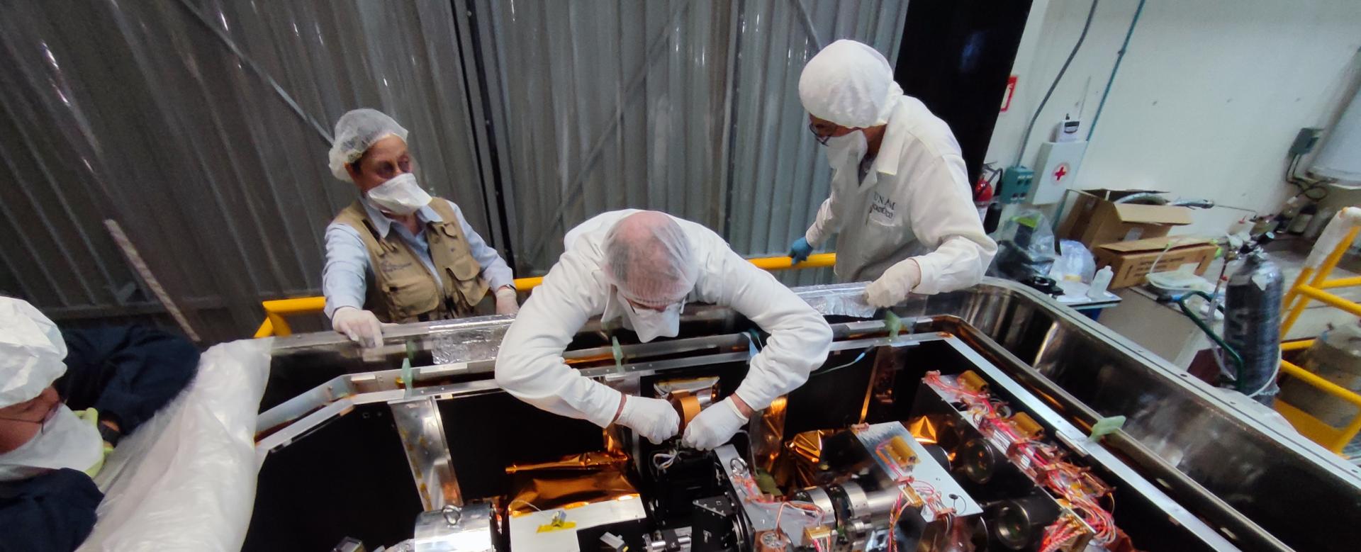 Installation of the scientific detector in the FRIDA instrument at the UNAM laboratories in Mexico City. Installation of the scientific detector in the FRIDA instrument at the UNAM laboratories in Mexico City.