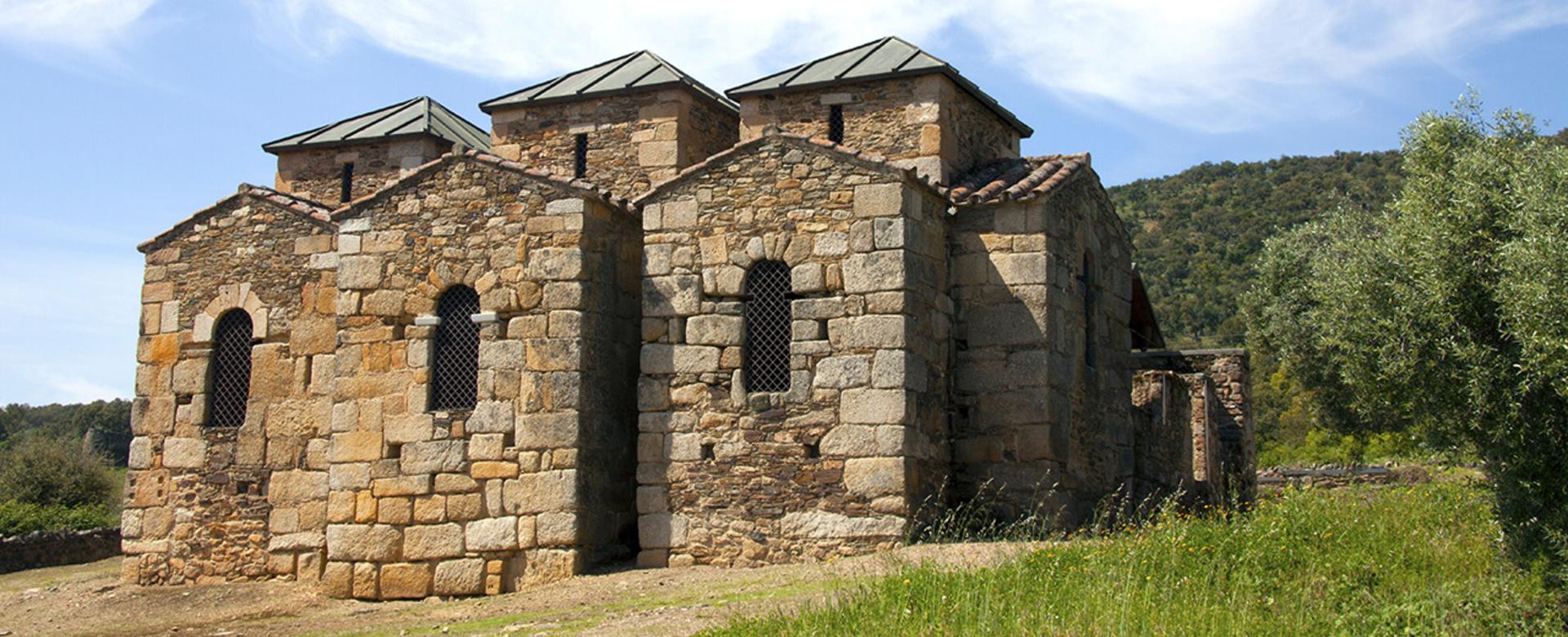 Basílica visigoda de Santa Lucía del Trampal Basílica visigoda de Santa Lucía del Trampal
