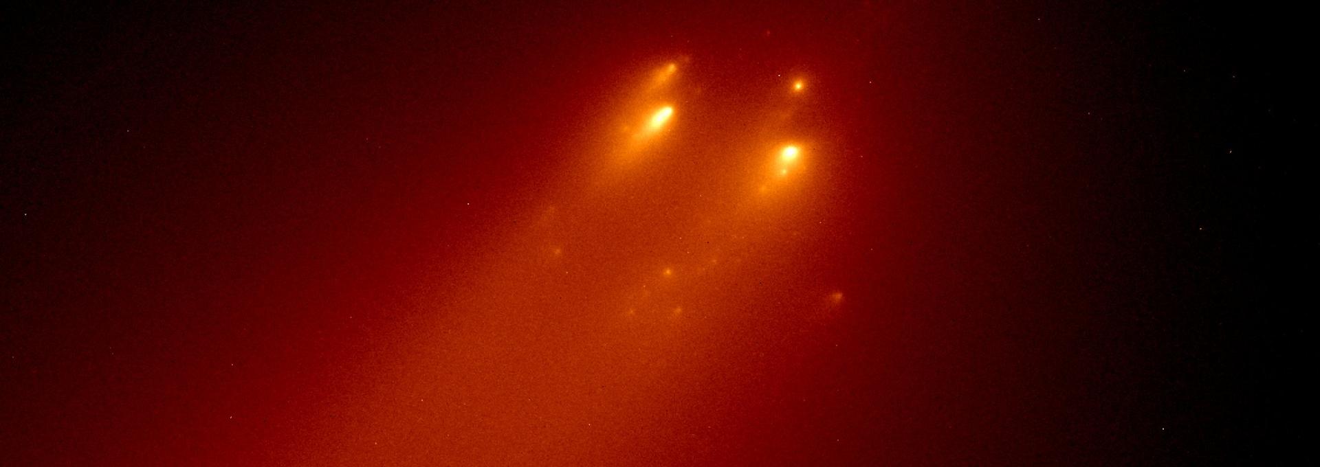 Detail of the fragments of the comet C/2019 Y4 (ATLAS)