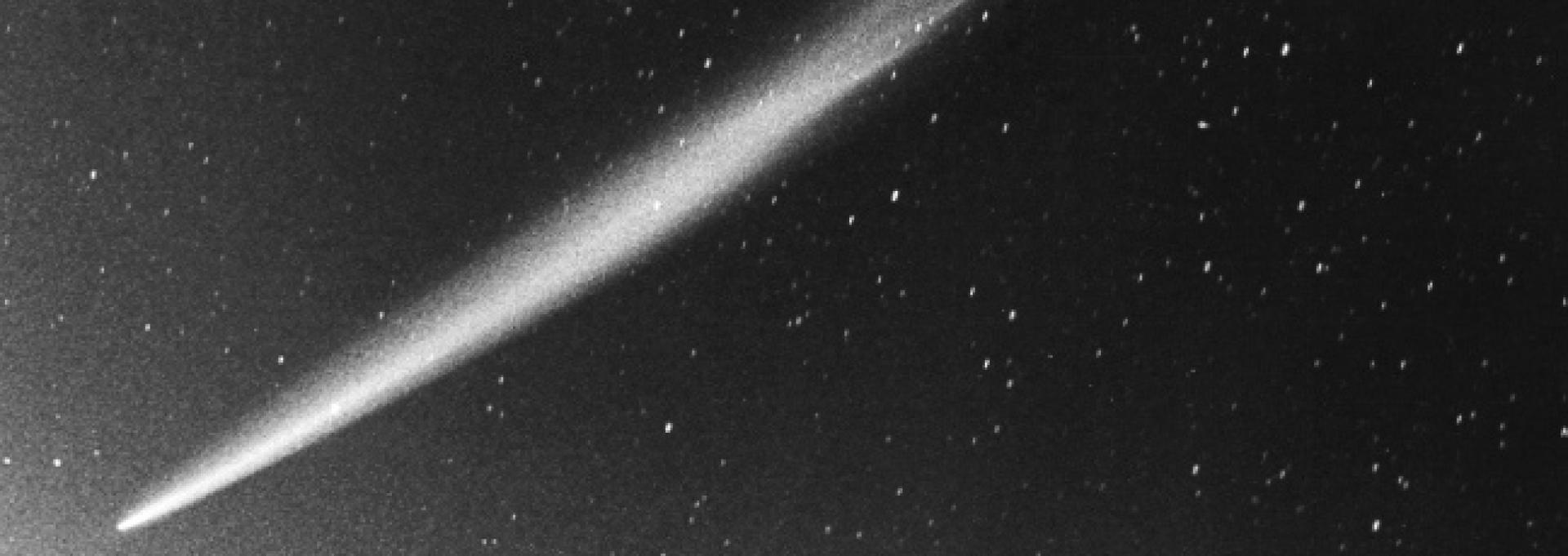 Imagen del cometa Ikeya-Seki en 1965. Crédito: James W. Young (TMO/JPL/NASA).