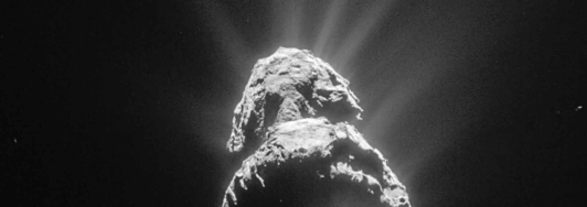 Foto del cometa 67P/Churyumov-Gerasimenko, tomada el 28 de abril de 2015 con la misión Rosetta. Créditos: ESA/Rosetta/NavCam – CC BY-SA IGO 3.0